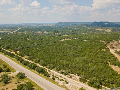14618 S State Highway 16 Pipe Creek TX 78063