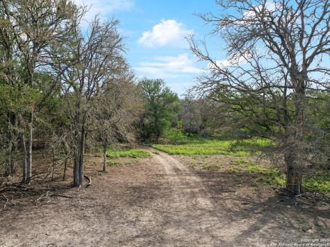 149 Bloodhound Sisterdale TX 78006