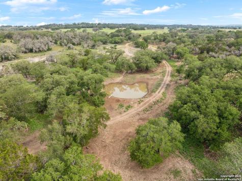 149 Bloodhound Sisterdale TX 78006