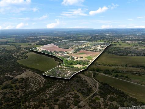 149 Bloodhound Sisterdale TX 78006