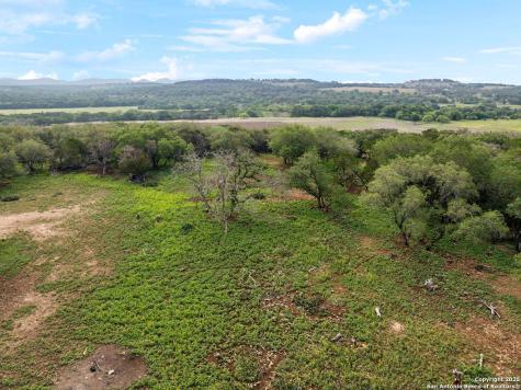 149 Bloodhound Sisterdale TX 78006