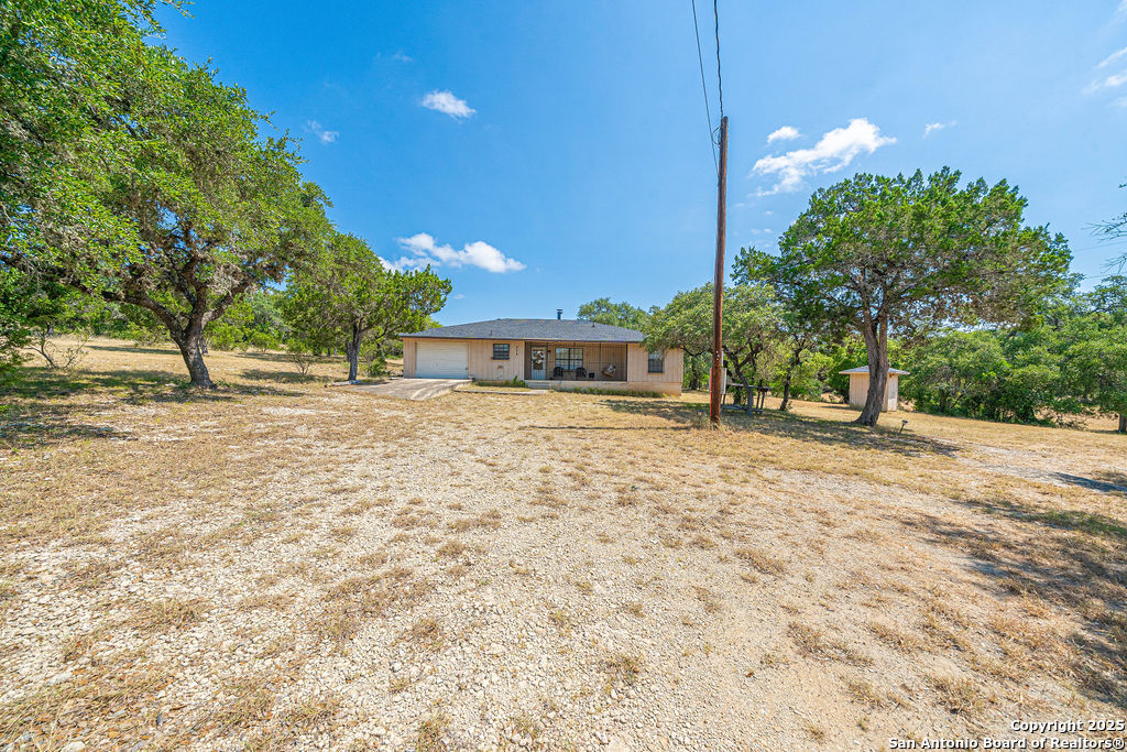 371 Lake Country Lakehills TX 78063