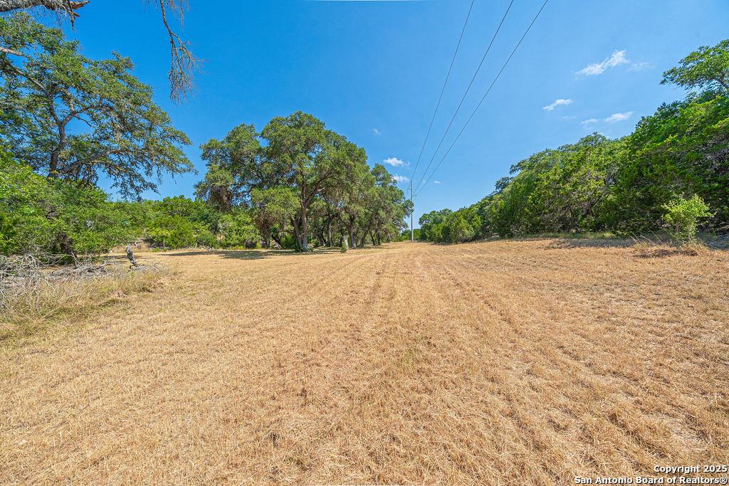 371 Lake Country Lakehills TX 78063