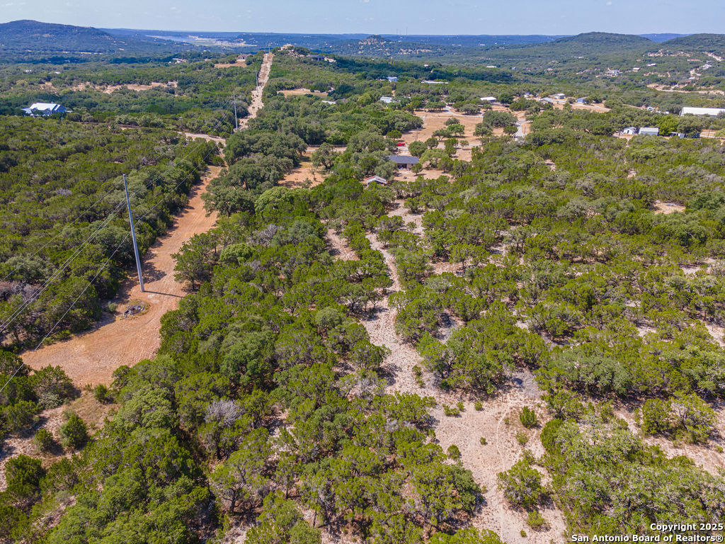 371 Lake Country Lakehills TX 78063