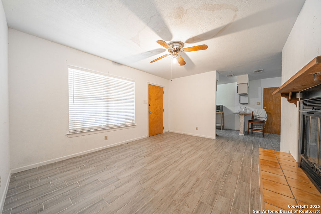 371 Lake Country Lakehills TX 78063