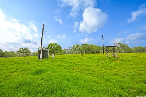 1335 N Gable Road St Hedwig TX 78152