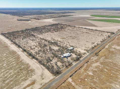 793 Fm 1986 La Pryor TX 78872