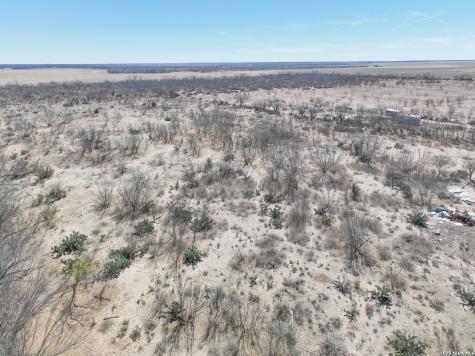 793 Fm 1986 La Pryor TX 78872