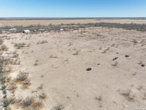 793 Fm 1986 La Pryor TX 78872