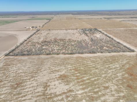 793 Fm 1986 La Pryor TX 78872