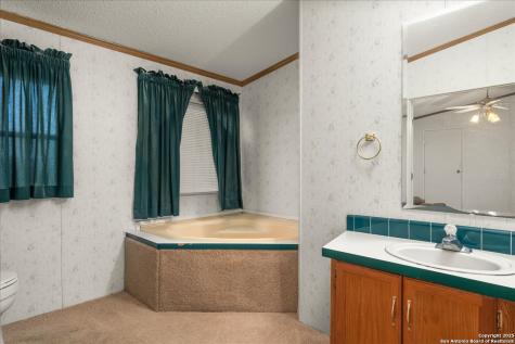 14858 Fm 1322 Luling TX 78648