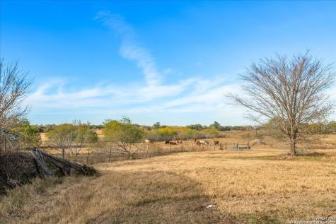 14858 Fm 1322 Luling TX 78648