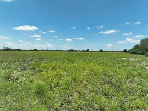 13407 Fm 1346 St.hedwig TX 78152