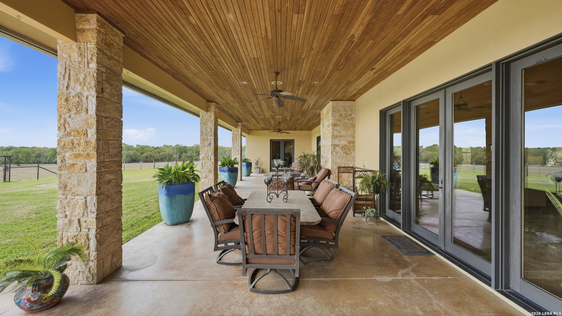 13661 E Highway 90 Kingsbury TX 78638