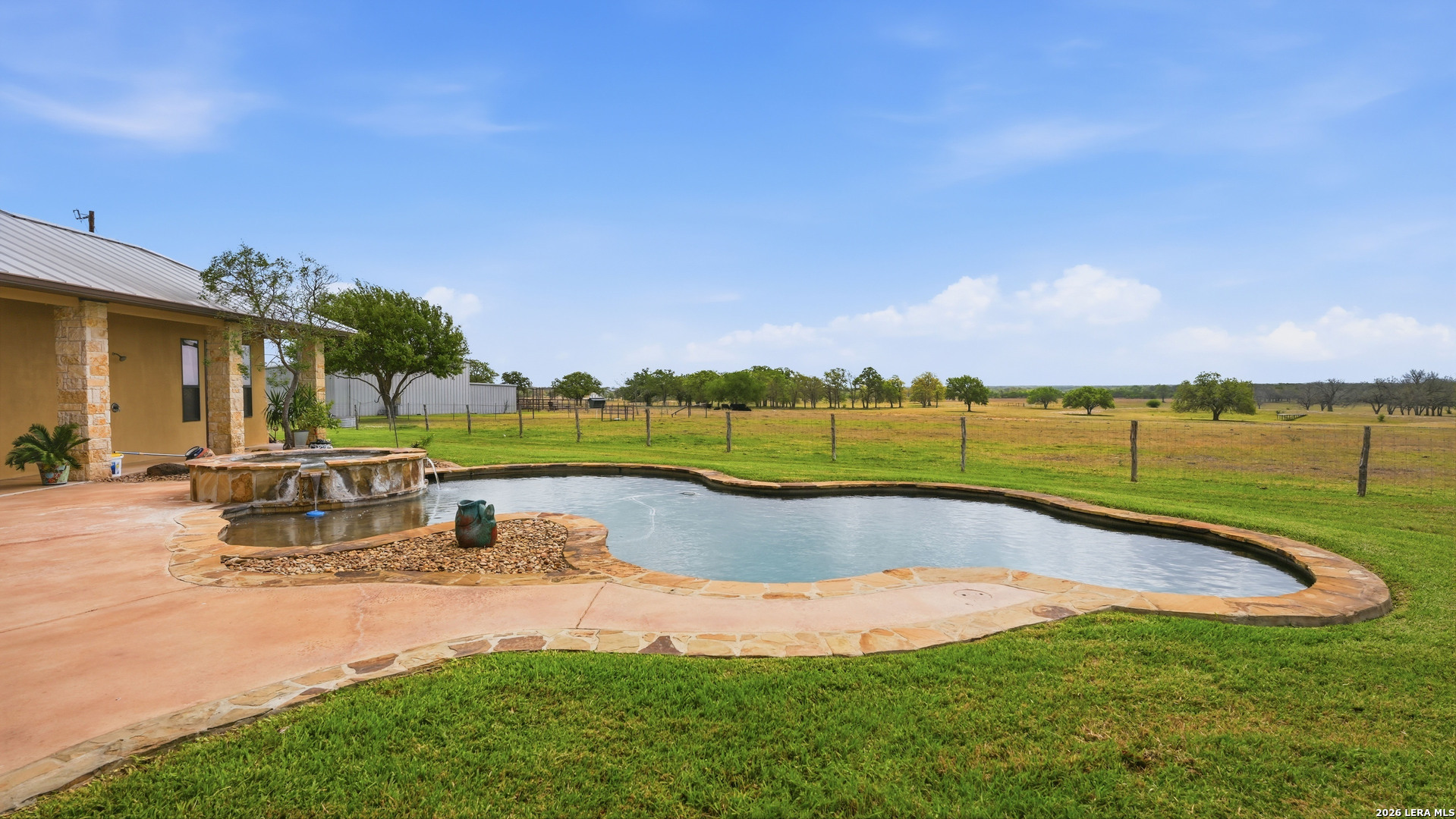 13661 E Highway 90 Kingsbury TX 78638