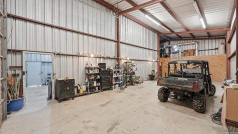 13661 E Highway 90 Kingsbury TX 78638