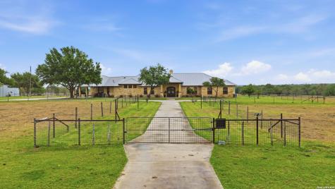 13661 E Highway 90 Kingsbury TX 78638