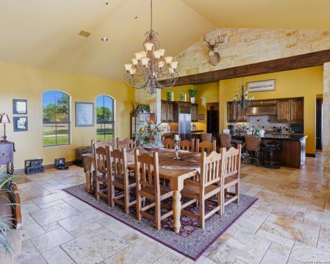13661 E Highway 90 Kingsbury TX 78638