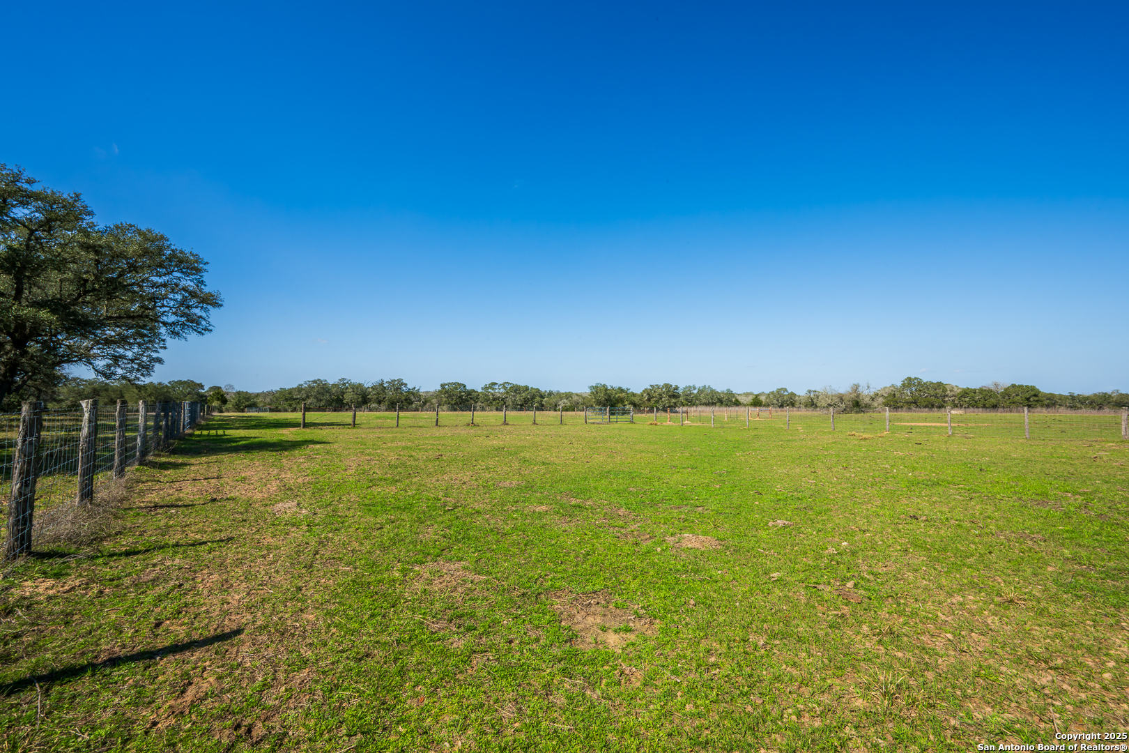 16297 Tx-111 Yoakum TX 77995