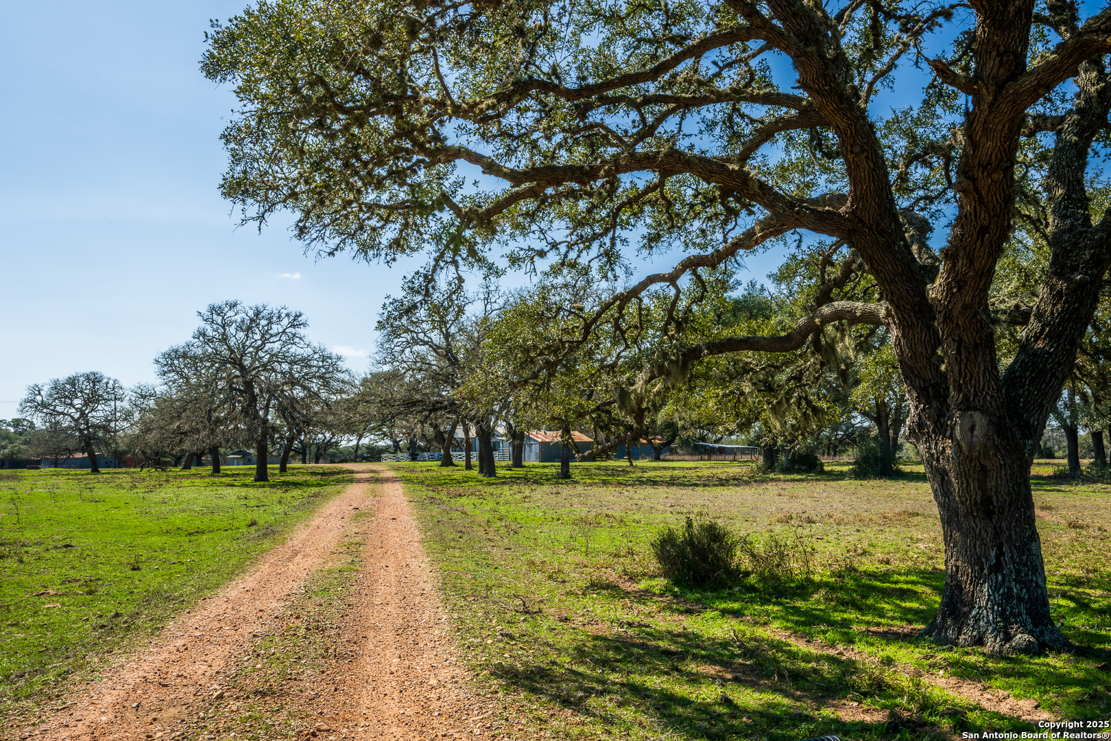 16297 Tx-111 Yoakum TX 77995