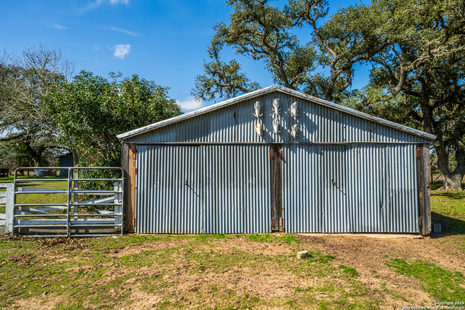 16297 Tx-111 Yoakum TX 77995