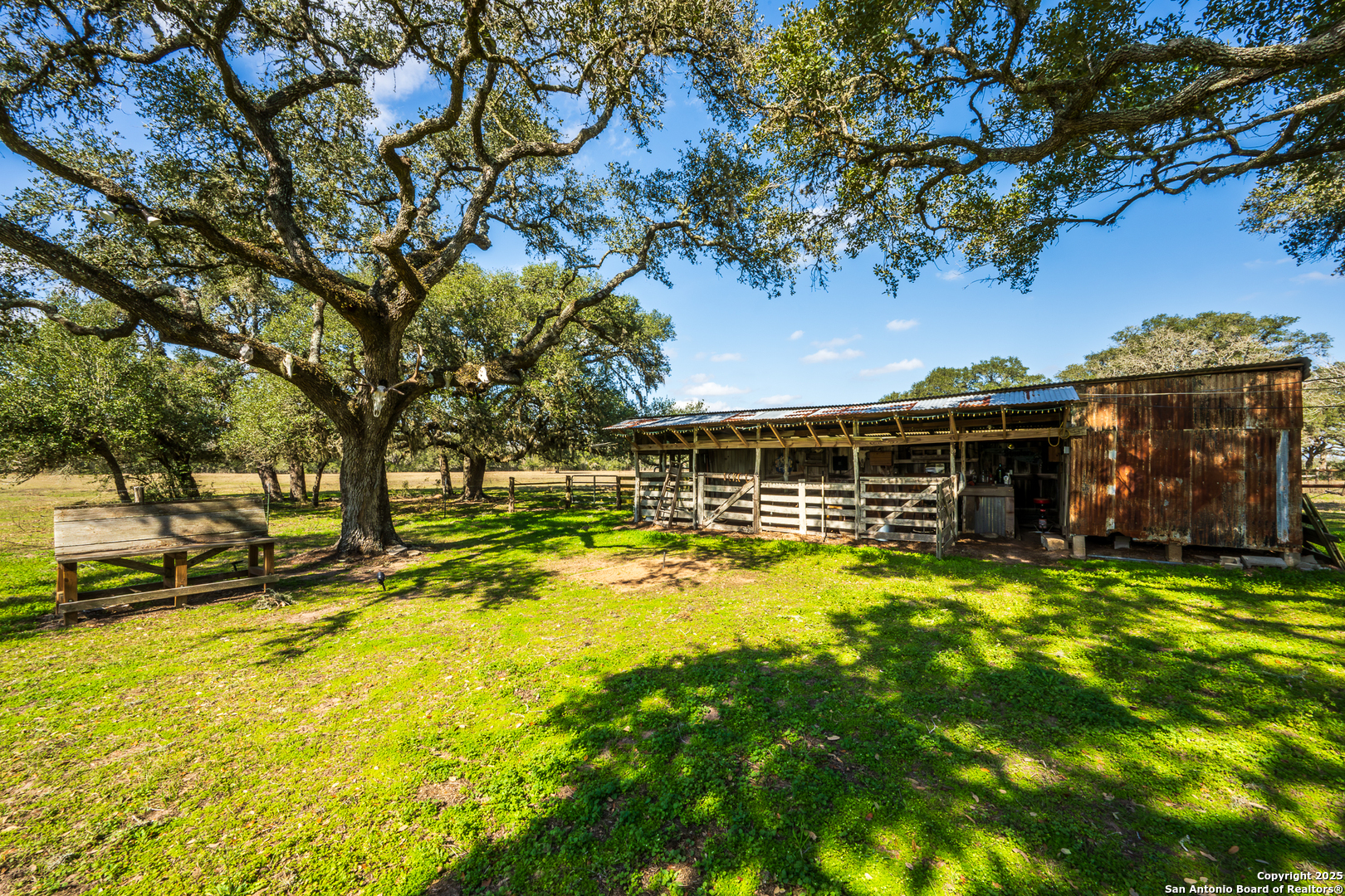 16297 Tx-111 Yoakum TX 77995