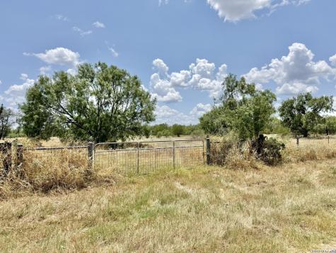 24.52 Acres On Campbell Boulevard Campbellton TX 78008