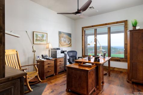 211 Poehnert Boerne TX 78006