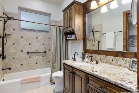 211 Poehnert Boerne TX 78006