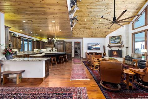 211 Poehnert Boerne TX 78006