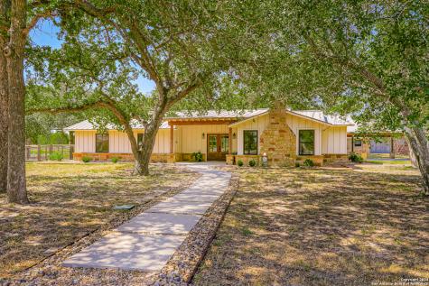 4041 County Road 307 La Vernia TX 78121