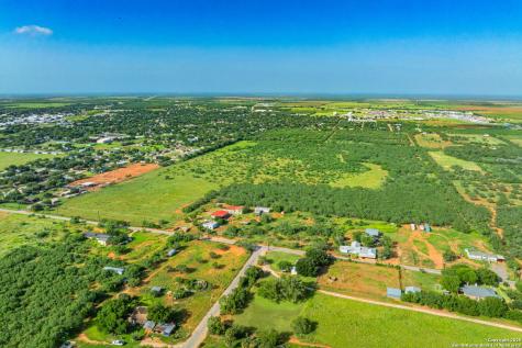 3911 County Road 1000 Pearsall TX 78061