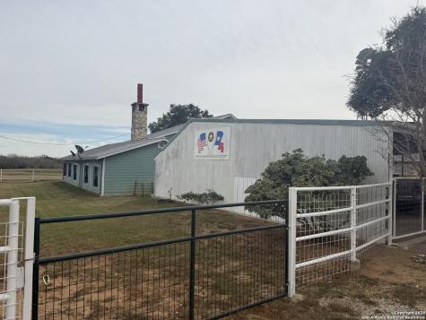 1485 Fm 2579 Floresville TX 78114