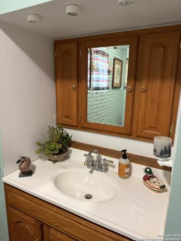 1485 Fm 2579 Floresville TX 78114