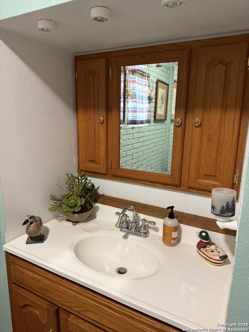 1485 Fm 2579 Floresville TX 78114
