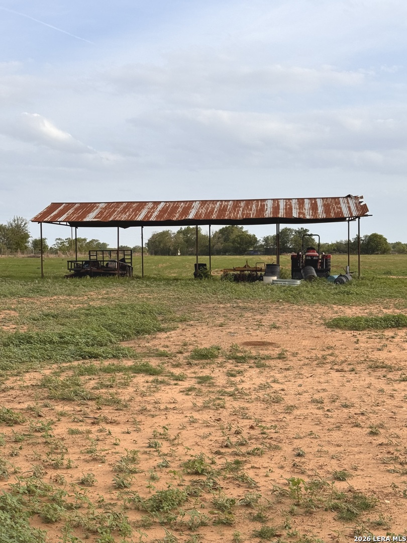 1115 County Road 669 Devine TX 78016