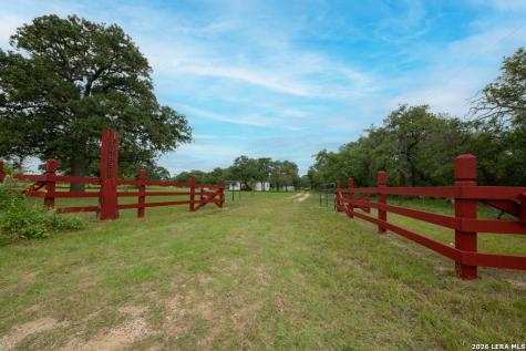 104 Longhorn Stockdale TX 78160