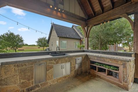 2538 County Road 223 Floresville TX 78114