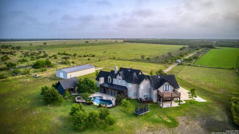 2538 County Road 223 Floresville TX 78114