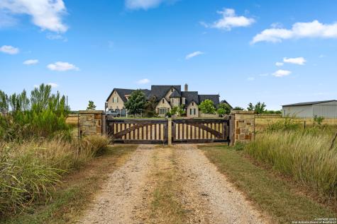 2538 County Road 223 Floresville TX 78114