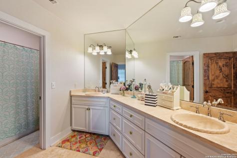 2538 County Road 223 Floresville TX 78114