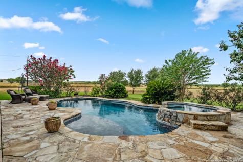 2538 County Road 223 Floresville TX 78114