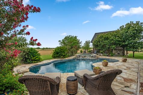 2538 County Road 223 Floresville TX 78114