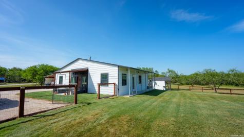 1703 Fm 885 Runge TX 78151