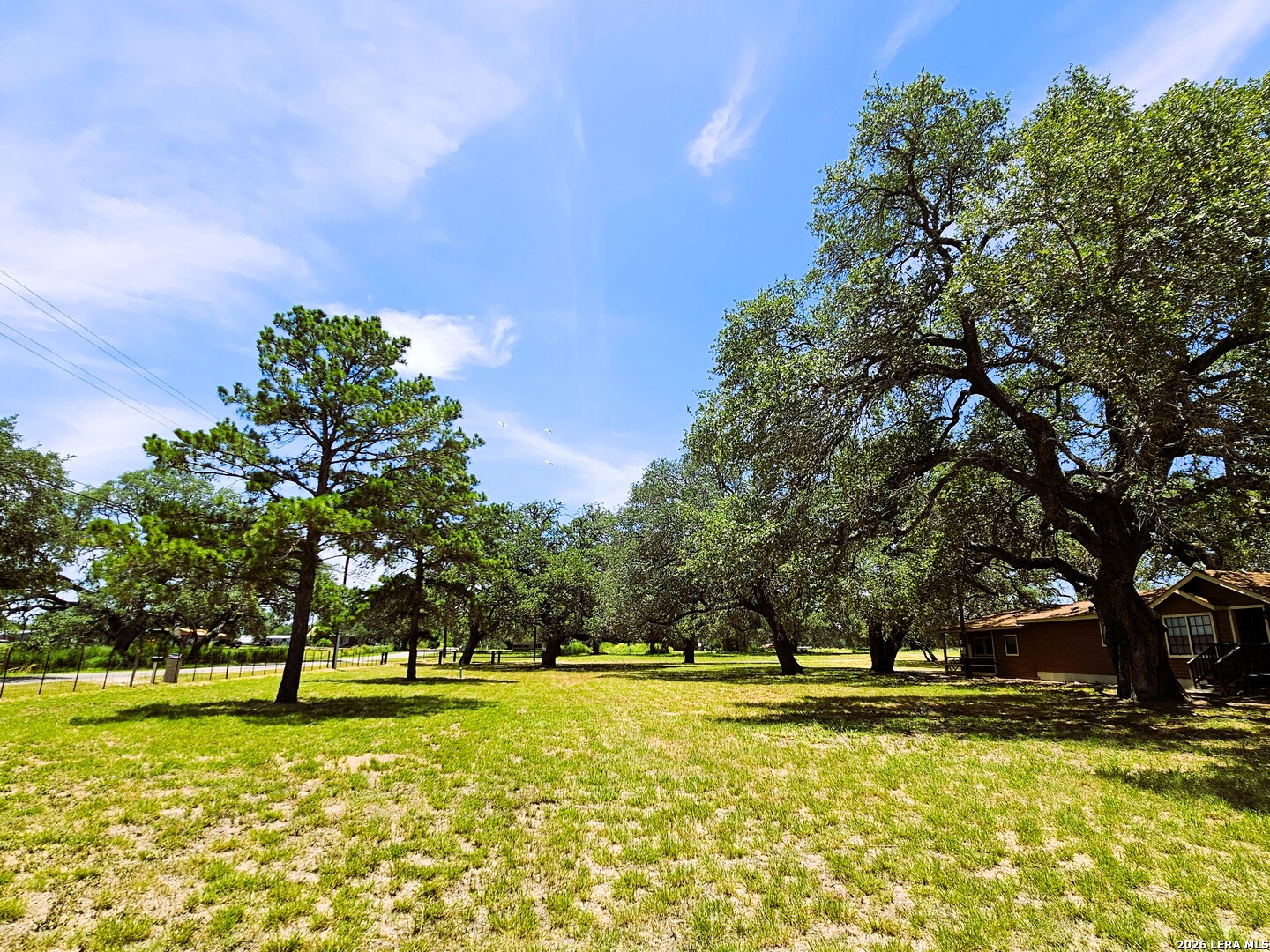 799 County Road 6612 Devine TX 78016