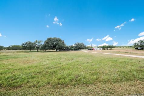 393 County Road 155 Floresville TX 78114