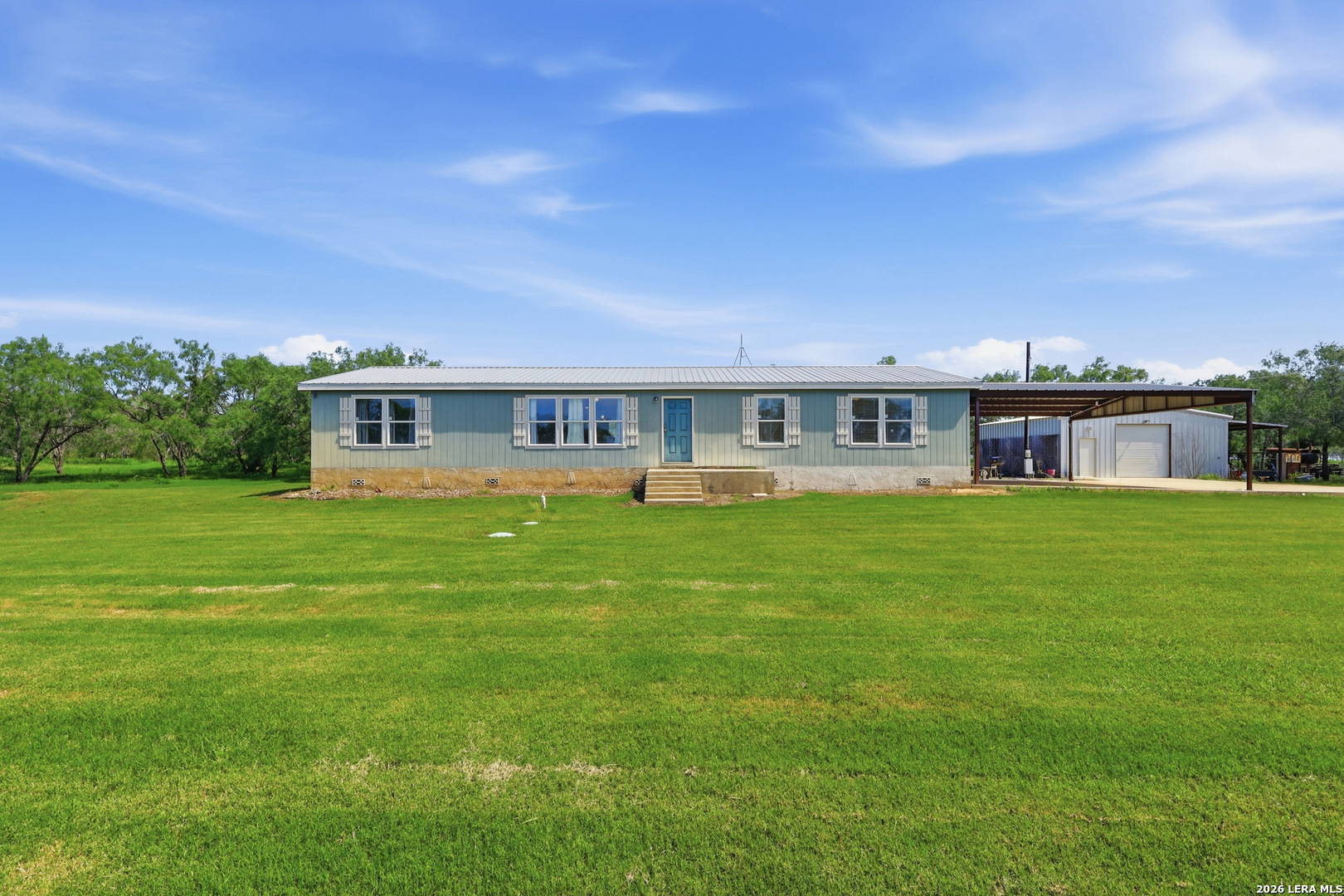 152 E County Road 304 Jourdanton TX 78026