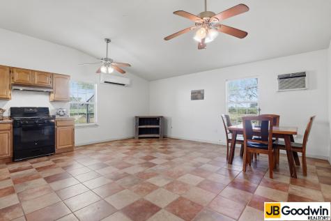 152 E County Road 304 Jourdanton TX 78026