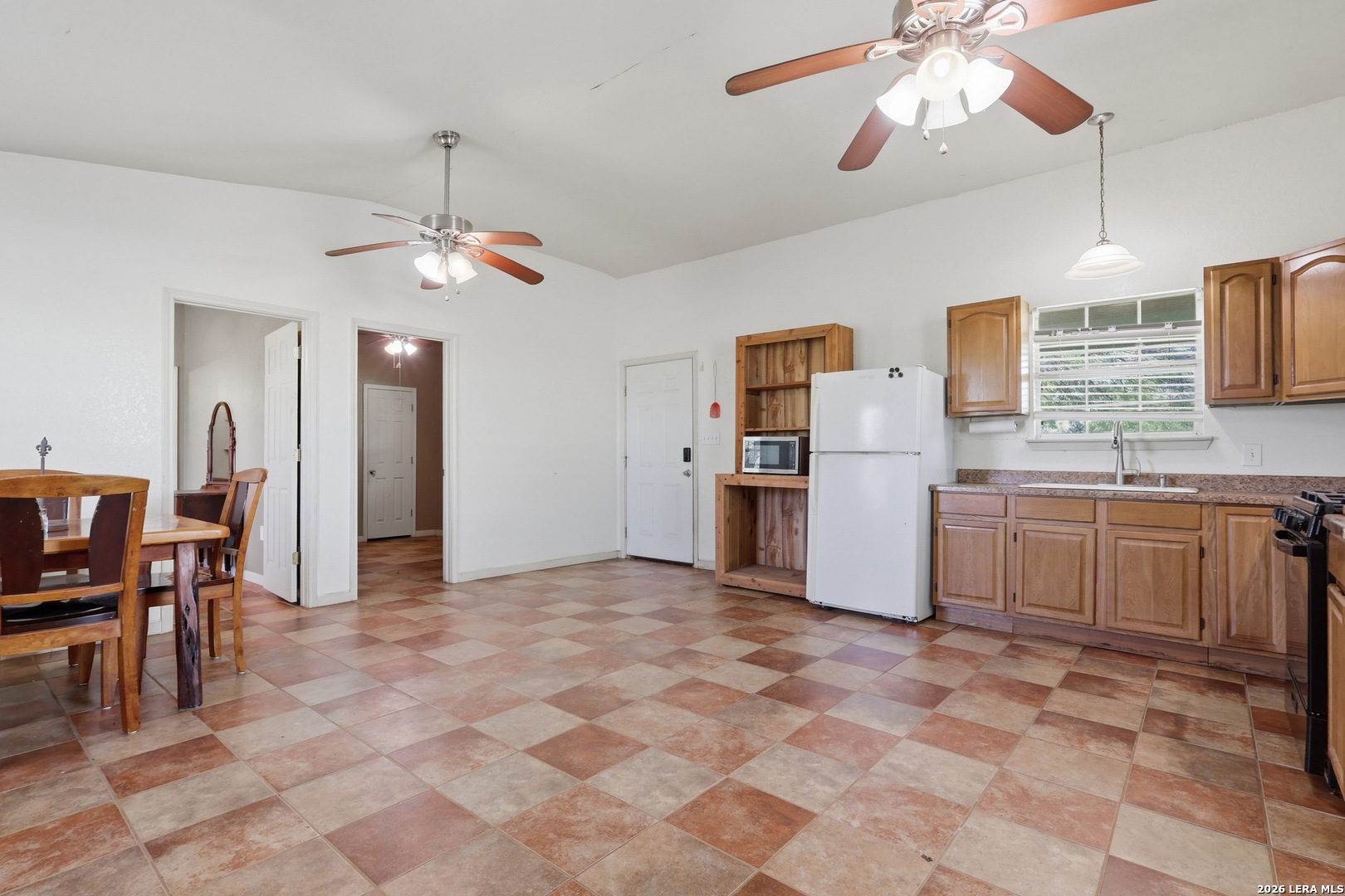152 E County Road 304 Jourdanton TX 78026