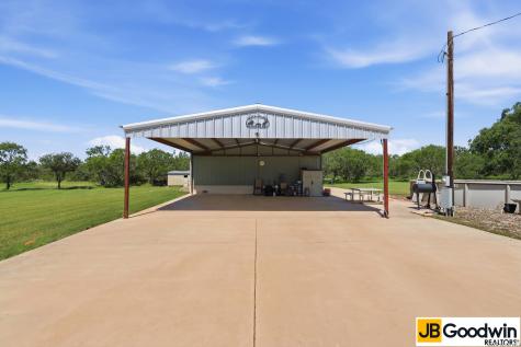 152 E County Road 304 Jourdanton TX 78026